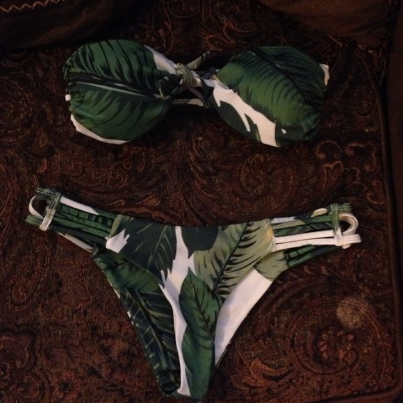 *SOLD*Beach Riot / Stone Cold Fox Palm Bikini