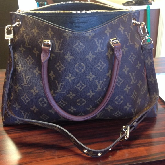 Louis Vuitton Handbags - The Pallas