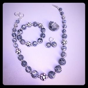 Viva beads black and white set of 4 matching items