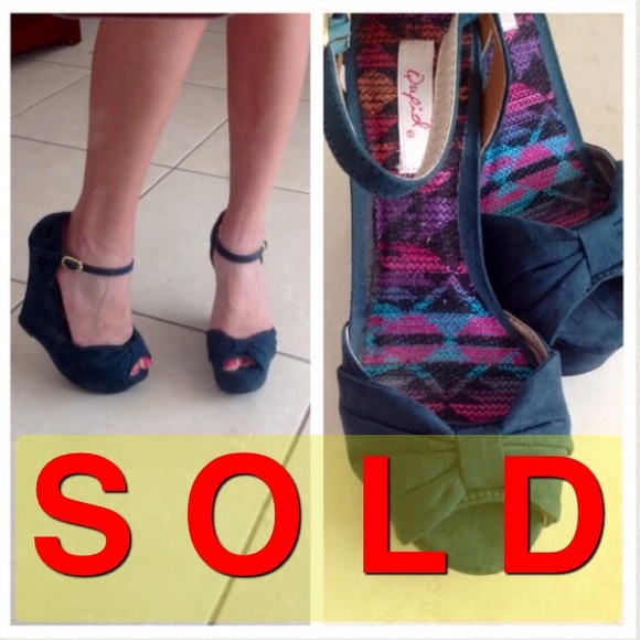 Teal Wedge Shoes. Like New!