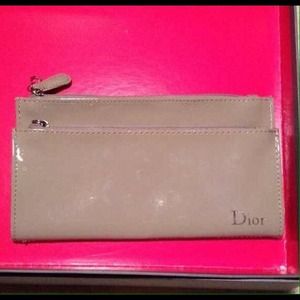 💥SOLD💥💫NEW💫 DIOR BEAUTY WALLET ✨Price Reduced✨