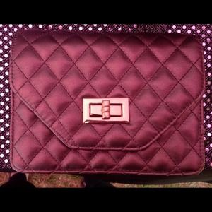 🔥 SOLD 🔥Pewter Quilted Clutch