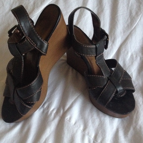 Brown wedges sandals