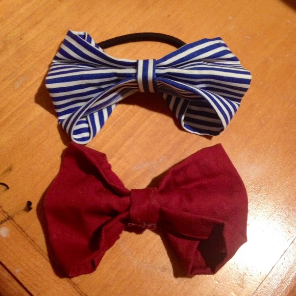 🌻sold on Vinted🌻Two bows