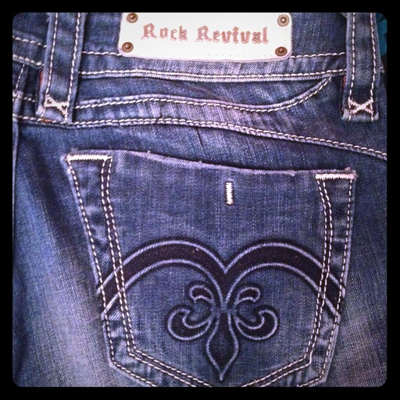 Rock Revival Jeans/Sanuk shoes