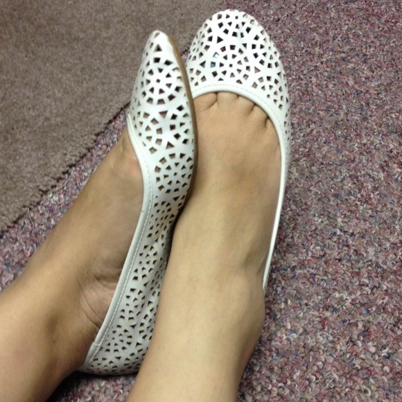 🎉REDUCED🎉White summer ballet flats