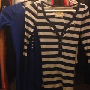 TWO HOLLISTER HENLEYS