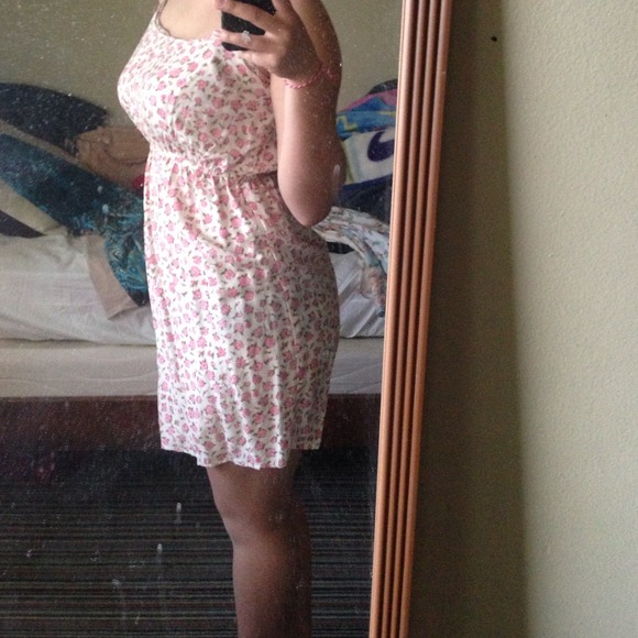 Spring dress! - Picture 2 of 3