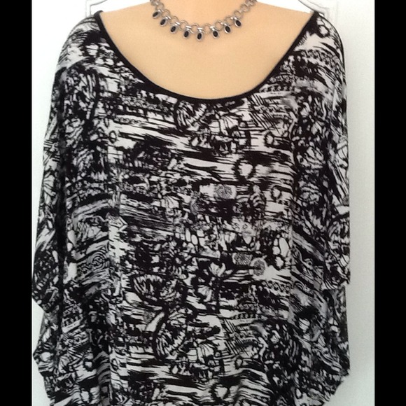 Black &white butterfly top