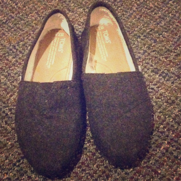 Charcoal TOMS