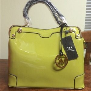 MK bag olivo coror 😬😬