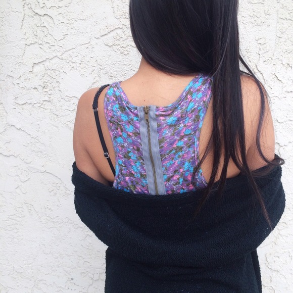 Floral Zip Back Tank - Picture 2 of 4