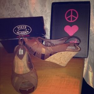 Steve Madden Brown Wedges priced reduced!!!!