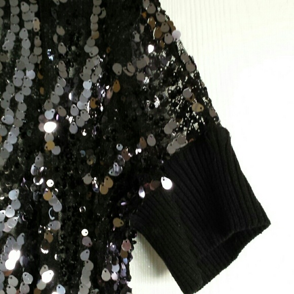 GONE 1/1. HOST PICK! Sequin Top - Picture 2 of 3