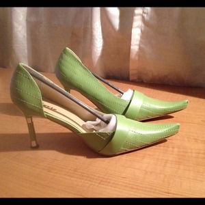 Jada green pumps