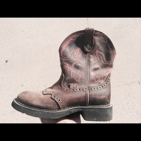 RESERVED Justin women Gypsy boots