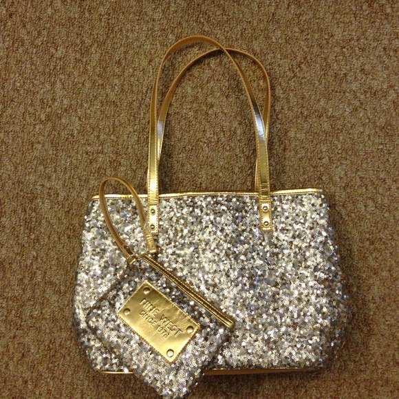 Nine West Handbags - Nine West teched out sequin tote