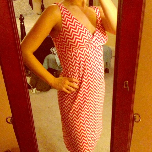 Old Navy Dresses & Skirts - SOLD Pink and White Chevron print sun dress