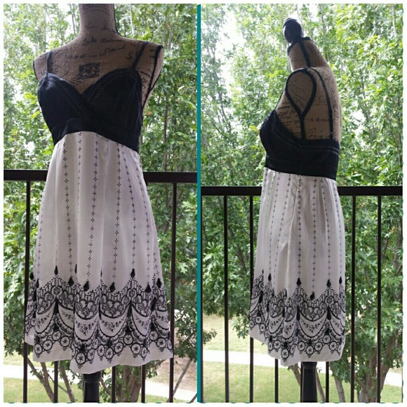 SOLD!!! REDUCED from $35! NWOT -  Guess Dress - Picture 3 of 4