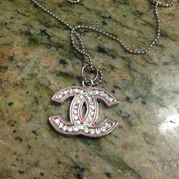 Pink outlined necklace