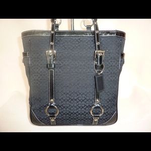 COACH SIGNATURE BLACK PATENT LEATHER LUNCH TOTE