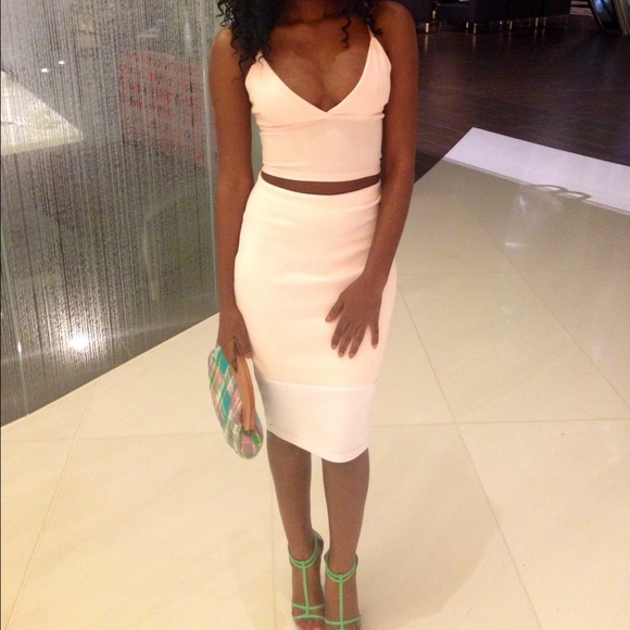 Bundle skirt and top in pastel pink. Trendy