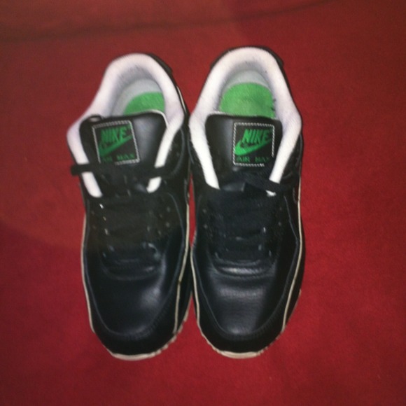 ✔Black Nike Air Maxs✔