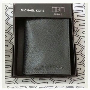 Authentic Michael Kors Wallet HOLD