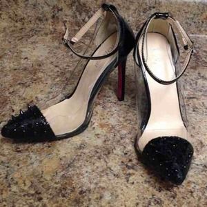 Black pointy toe Heels