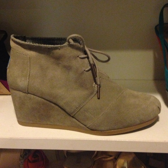 TOMS desert wedge