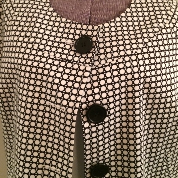 đź’„REDUCED đź’„ Circle black/white front close jacket - Picture 2 of 4