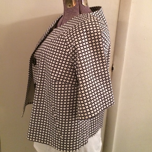 đź’„REDUCED đź’„ Circle black/white front close jacket - Picture 3 of 4