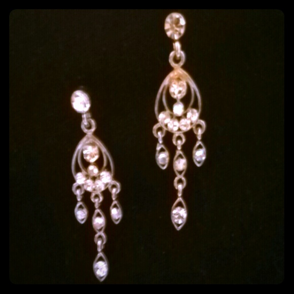 Earings - Picture 1 of 1