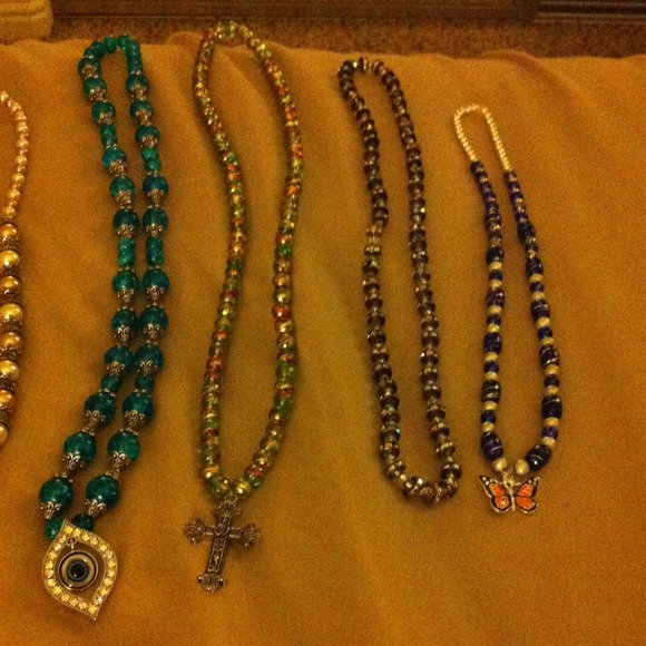 Necklaces - Picture 3 of 4