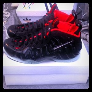 Yeezy foams Sz 9.5 foamposite nike