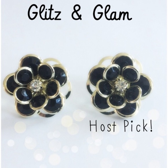 Jewelry - Black flower gold tone earrings