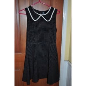 50's-inspired Peter Pan Collar Dress