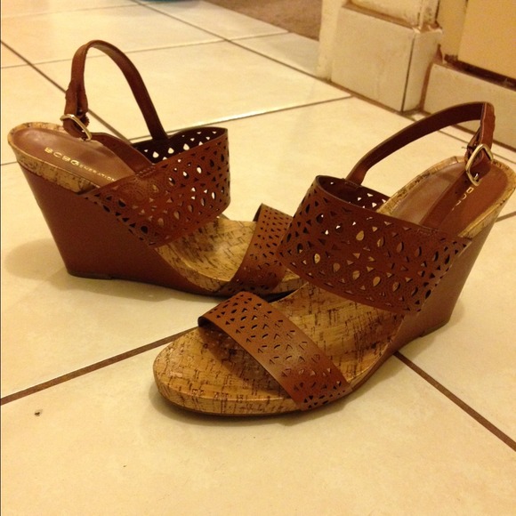 BCBG brown wedges