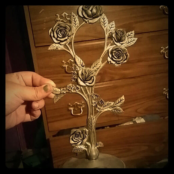 metal rose jewlery holder