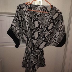 New York and Company Blouse EUC