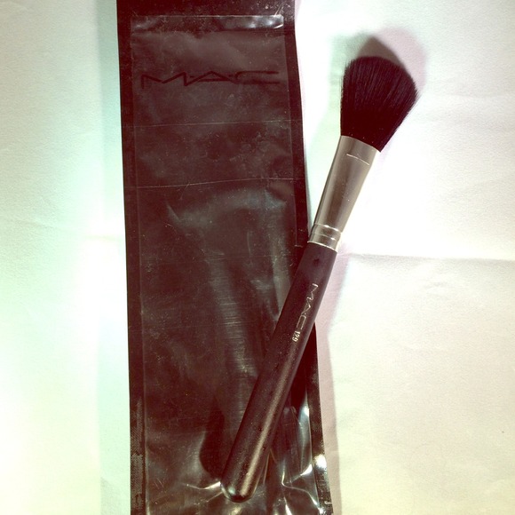 ✋SALE👍 Faux MAC 129 brush