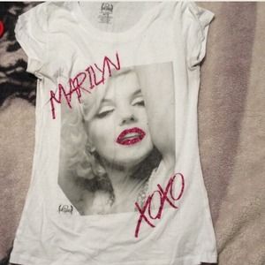 Marilyn Monroe shirt