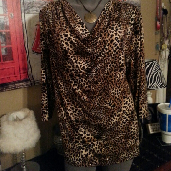 Beautiful Leopard Print Top - Picture 2 of 3