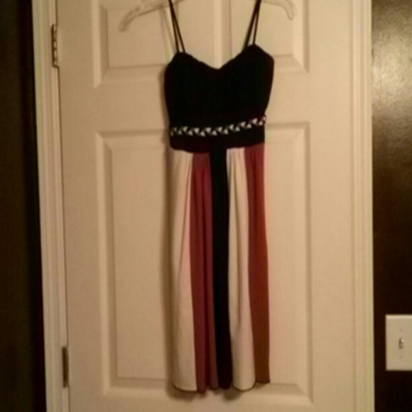 Very cute spring/summer dress!