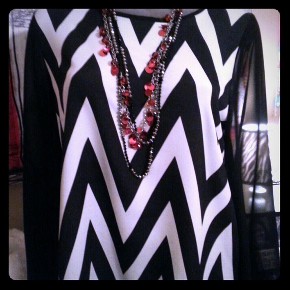 Black n White Chevron Top by Moa