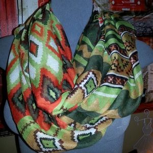 Azrev/chv infinite scarf