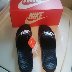💢💢🌟SOLD🌟💢💢Nike sandals