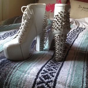 Spiked Lita's