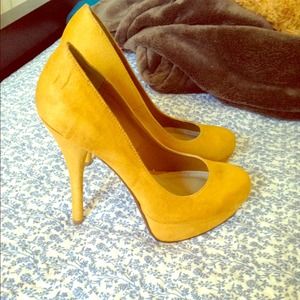 Mustard heels