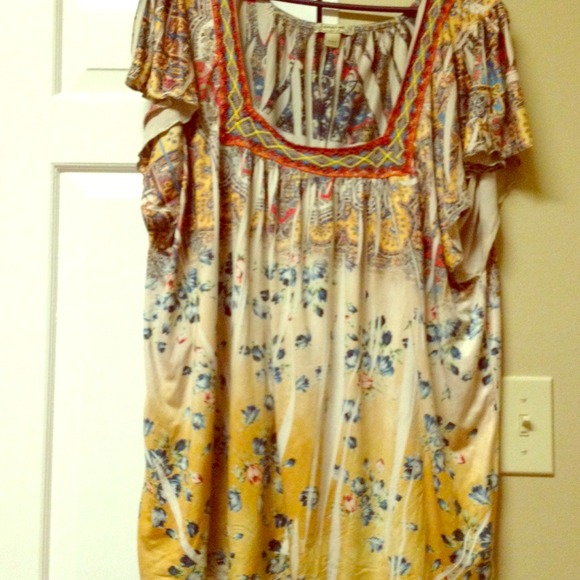 peasant shirt and blue jean shorts bundle.